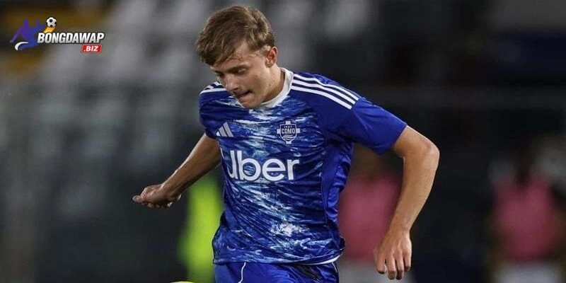 Hiện tượng Jesus Rodriguez thể hiện sự tập trung và quyết tâm trong buổi tập cùng đội tuyển Tây Ban Nha