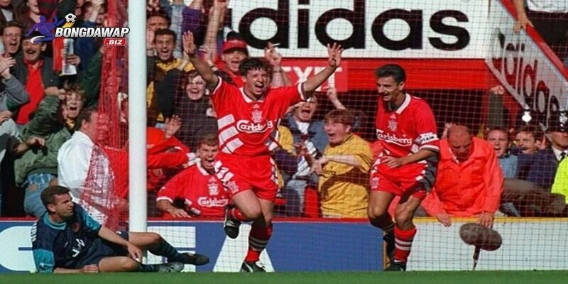 Robbie Fowler – “God” trong lòng fan Liverpool, xứng đáng góp mặt trong Top 5 tiền đạo xuất sắc nhất Liverpool.